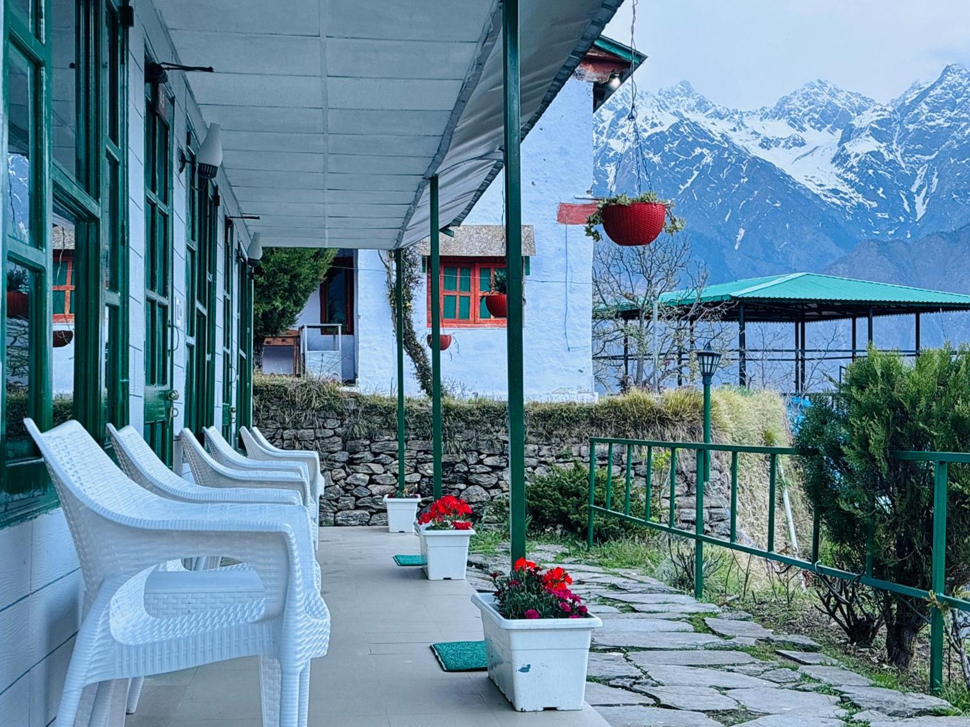 Himalayan High, Auli, By Himalayan Eco Lodges Джошимат Экстерьер фото