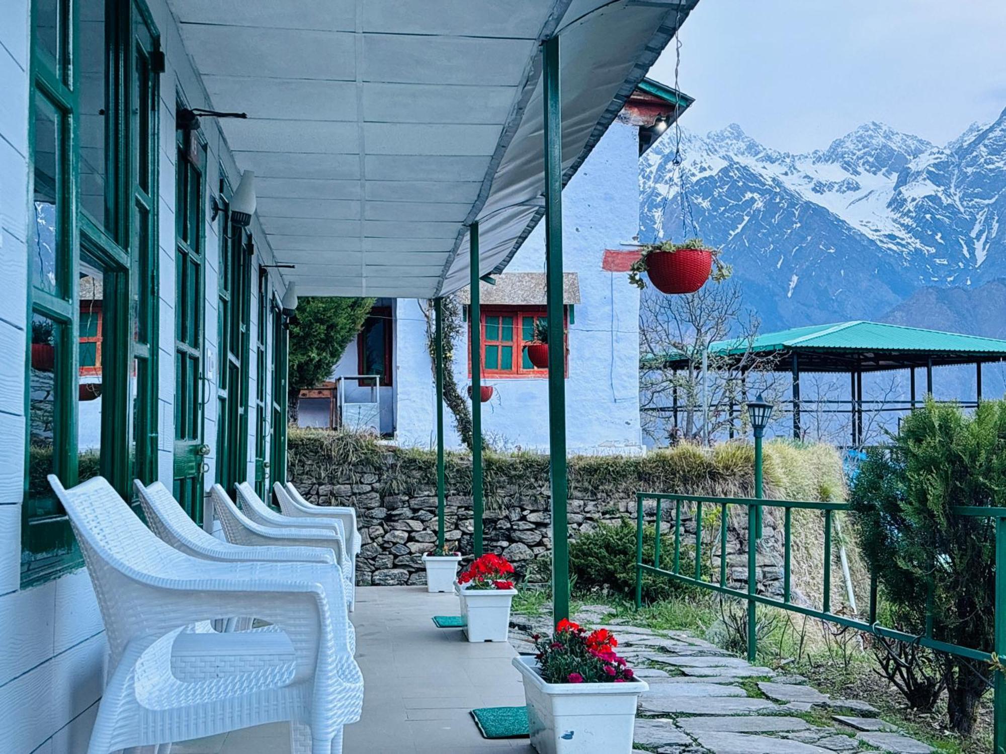 Himalayan High, Auli, By Himalayan Eco Lodges Джошимат Экстерьер фото